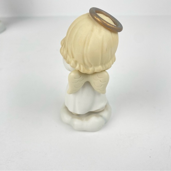 Precious Moments December (Birthstone Angels) Vintage 1996 - Picture 3 of 7